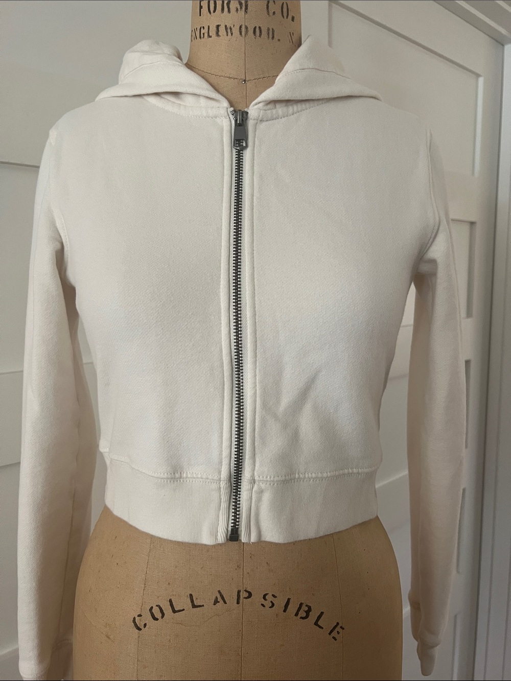 American Eagle Outfitters Cream Cropped Zip Hoodie